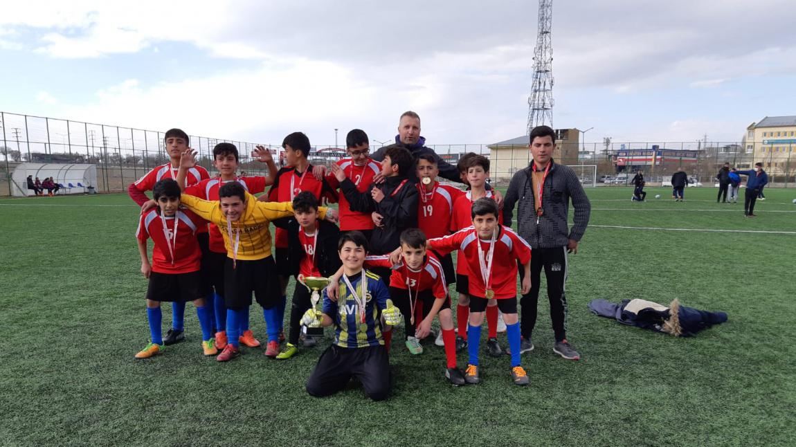 Okullar Arası Futbol Turnuvasında ŞAMPİYON olduk !